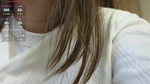 Snapshot of slow_flower chatting on 01-31-26, 07:11 Emilia online show from 01-31-26, 07:11