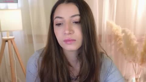 Snapshot of slow_flower chatting on 03-01-26, 12:18 Emilia online show from 03-01-26, 12:18