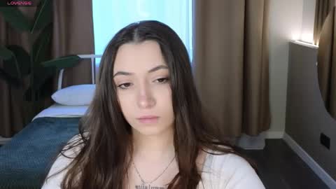 Emilia online show from 04-01-26, 12:17