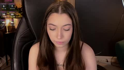 Emilia online show from 04-02-26, 12:36