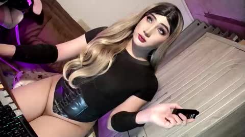 Snapshot of slut_bigcock chatting on 06-01-26, 10:17 Nathalie online show from 06-01-26, 10:17