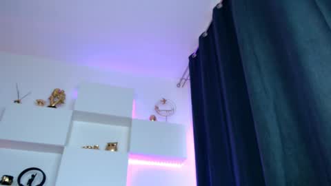 Ariana online show from 04-15-26, 06:09