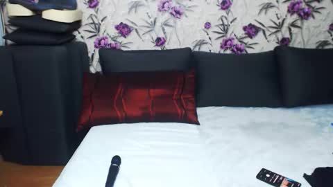 slutihmami online show from 11-22-25, 06:40