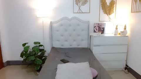 Snapshot of slutty_aurora chatting on 02-17-25, 04:48 slutty_aurora online show from 02-17-25, 04:48