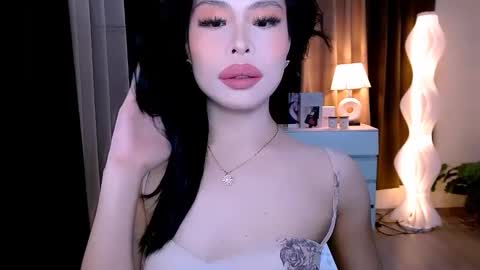 Snapshot of slutty_aurora chatting on 09-18-25, 05:26 slutty_aurora online show from 09-18-25, 05:26
