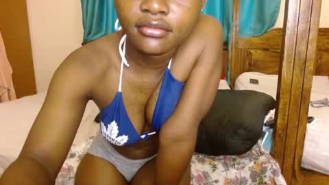 Snapshot of slutty_charmmz chatting on 04-18-26, 05:55 Bree online show from 04-18-26, 05:55