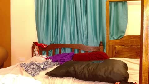 Snapshot of slutty_charmmz chatting on 05-01-26, 01:10 Bree online show from 05-01-26, 01:10