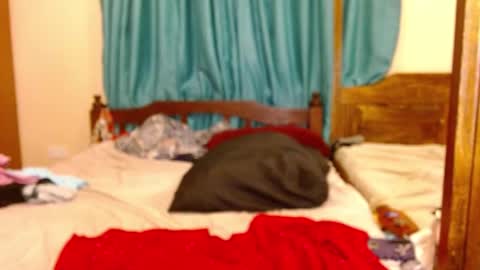 Snapshot of slutty_charmmz chatting on 05-02-26, 03:28 Bree online show from 05-02-26, 03:28