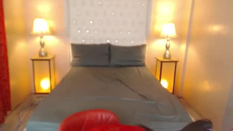 Snapshot of slutty_vanna chatting on 12-11-24, 09:01 mia online show from 12-11-24, 09:01