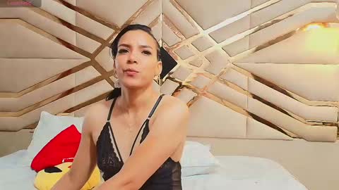 Snapshot of sluttyandmature chatting on 02-21-25, 01:22 MARCELA online show from 02-21-25, 01:22