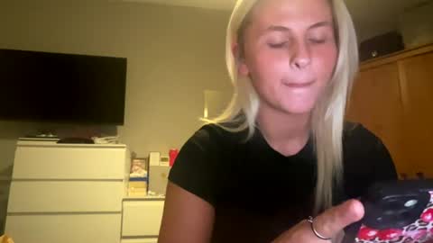 hollie online show from 08-01-26, 12:10