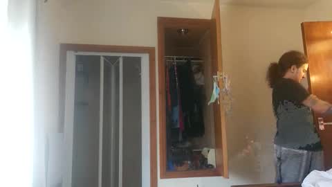 Snapshot of sluttysuzie17 chatting on 05-06-26, 03:39 SluttySuzie17 online show from 05-06-26, 03:39