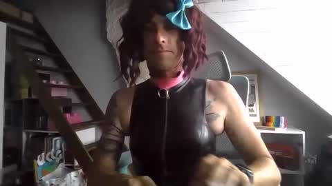 sluttytoy83 online show from 06-01-26, 05:25