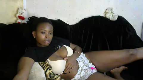 Snapshot of slyrider chatting on 01-01-25, 11:07 SlyRider online show from 01-01-25, 11:07