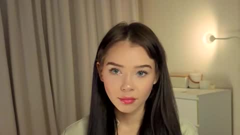 Lily online show from 11-07-25, 01:22