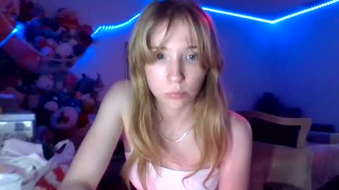 Snapshot of sm0keprincesspeach chatting on 12-31-24, 01:04 sm0keprincesspeach online show from 12-31-24, 01:04