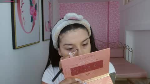 Snapshot of small__naughty chatting on 05-17-26, 01:07 Mariana Torres online show from 05-17-26, 01:07