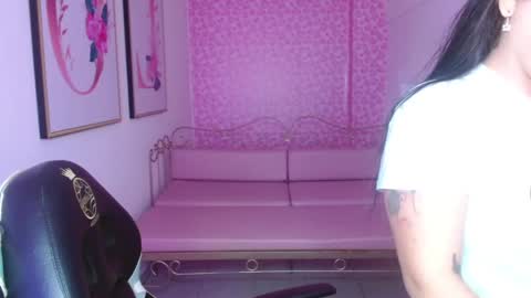 Snapshot of small__naughty chatting on 05-25-26, 01:06 Mariana Torres online show from 05-25-26, 01:06