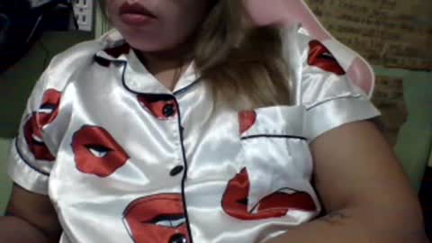 Snapshot of small_boobs59 chatting on 03-04-25, 02:42 Lovewella online show from 03-04-25, 02:42