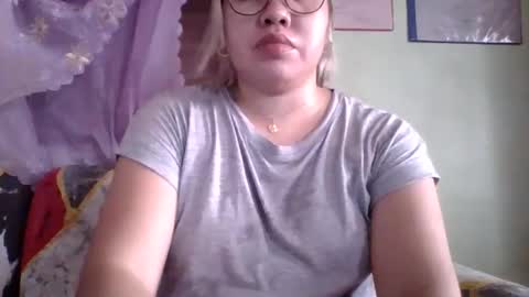 Snapshot of small_boobs59 chatting on 09-15-25, 02:33 Lovewella online show from 09-15-25, 02:33