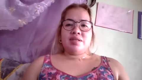 Snapshot of small_boobs59 chatting on 09-17-25, 04:36 Lovewella online show from 09-17-25, 04:36