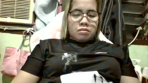 Snapshot of small_boobs59 chatting on 09-20-25, 01:23 Lovewella online show from 09-20-25, 01:23