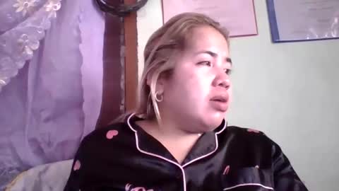 Snapshot of small_boobs59 chatting on 09-22-25, 02:24 Lovewella online show from 09-22-25, 02:24