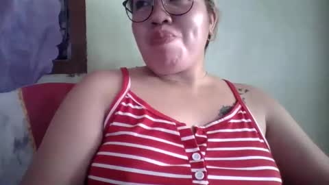 Snapshot of small_boobs59 chatting on 09-25-25, 03:32 Lovewella online show from 09-25-25, 03:32