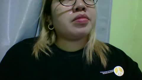 Snapshot of small_boobs59 chatting on 11-02-25, 02:19 Lovewella online show from 11-02-25, 02:19