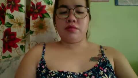 Snapshot of small_boobs59 chatting on 11-08-25, 02:12 Lovewella online show from 11-08-25, 02:12