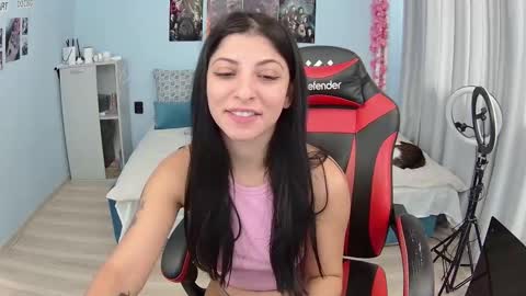 small_horny_girl online show from 10-04-25, 08:34