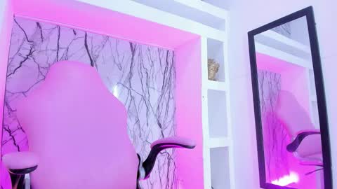 Small Hot19 online show from 09-12-25, 09:42