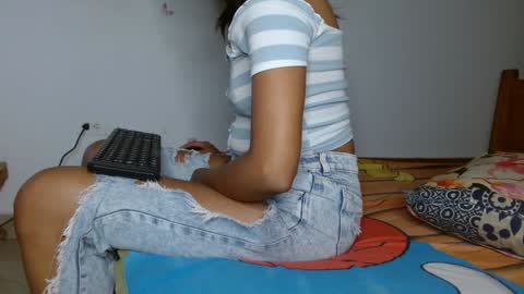 Snapshot of smallflorecita chatting on 01-06-25, 11:40 smallflorecita online show from 01-06-25, 11:40