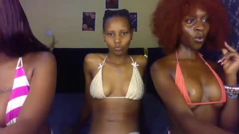 Smallie20 online show from 03-25-26, 02:17