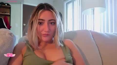 Snapshot of smexy_bun chatting on 04-29-26, 10:16 Smexy online show from 04-29-26, 10:16