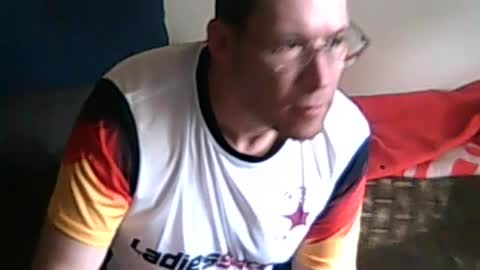 Snapshot of smi35 chatting on 06-17-26, 03:02 smi35 online show from 06-17-26, 03:02