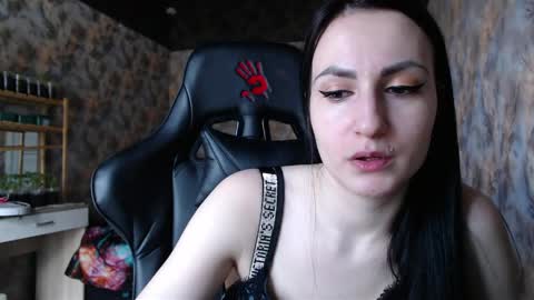 Snapshot of smile_cute_fox chatting on 05-15-26, 04:30 smile_cute_fox online show from 05-15-26, 04:30