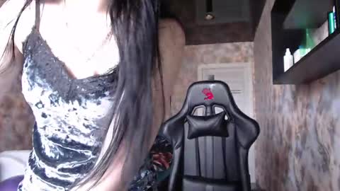 Snapshot of smile_cute_fox chatting on 05-31-26, 03:04 smile_cute_fox online show from 05-31-26, 03:04