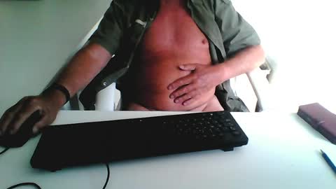 Snapshot of smilesnsmiles chatting on 06-28-26, 04:24 George online show from 06-28-26, 04:24