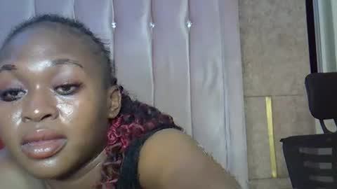 smiley_berry online show from 11-02-25, 02:14