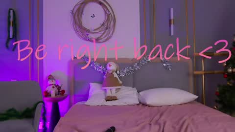 Snapshot of smiley_mia_ chatting on 01-06-25, 08:14 Mia online show from 01-06-25, 08:14