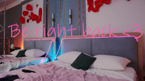 Snapshot of smiley_mia_ chatting on 02-19-25, 11:28 Mia online show from 02-19-25, 11:28