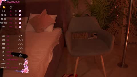 Snapshot of smiley_mia_ chatting on 09-11-25, 07:41 Mia online show from 09-11-25, 07:41