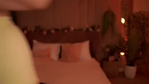 Snapshot of smiley_mia_ chatting on 09-18-25, 05:09 Mia online show from 09-18-25, 05:09