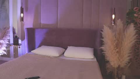 Mia online show from 04-14-26, 05:46