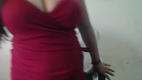 Snapshot of smiley_queen99 chatting on 05-19-26, 03:46 smiley online show from 05-19-26, 03:46