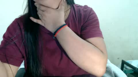 Snapshot of smiley_queen99 chatting on 06-15-26, 10:28 smiley online show from 06-15-26, 10:28