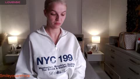 Snapshot of smileyouarehere chatting on 03-16-26, 11:31 S online show from 03-16-26, 11:31