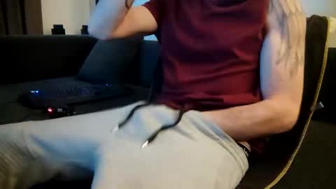 Snapshot of smokeandwatching chatting on 01-22-25, 08:28 Smokeandwatching online show from 01-22-25, 08:28