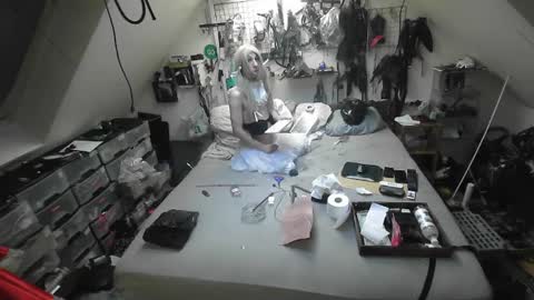 smokeslut365 online show from 02-05-25, 10:55